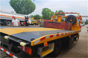 西乡附近拖车电话号码服务